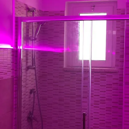 Modern Walls Апартаменты *